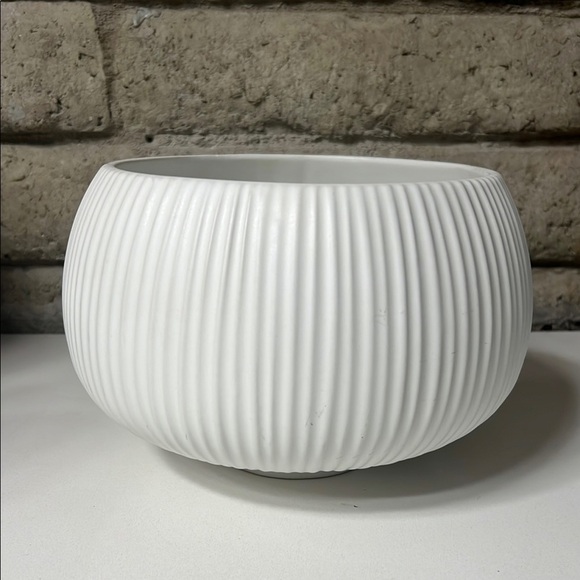 Jonathan Adler white vintage Vitalia bowl . - Picture 1 of 3